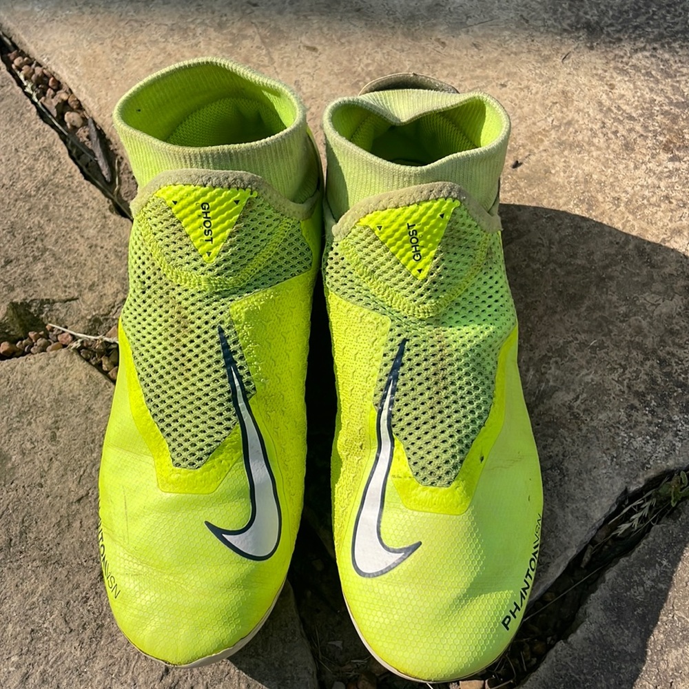 Nike Soccer cleats. Size 8